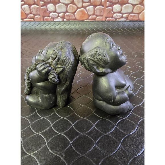 Coco Joes Hawaiian Lava Sculpture-Chubby Male and Female - Picture 3 of 11